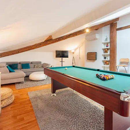 Апартаменты Grand Loft Avec Billard Netflix Et Climatisation *