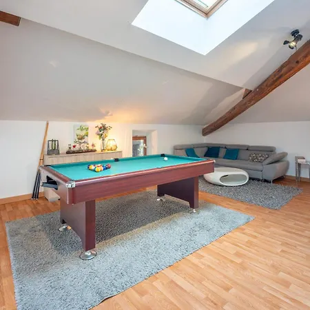 Апартаменты Grand Loft Avec Billard Netflix Et Climatisation Socourt